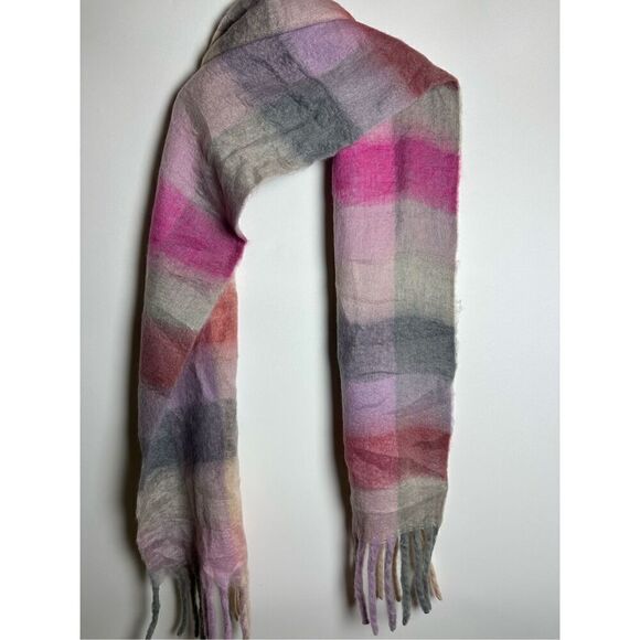 Pink plaid oversized scarf - Picture 3 of 6